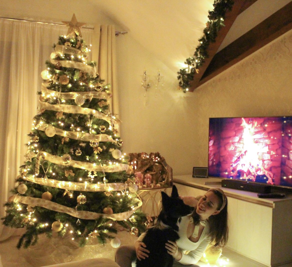 Albero Di Natale Bianco E Oro E Rosso.7 Consigli Per Decorare La Tua Casa A Natale In Viaggio Con Le Brioches Travel Blog